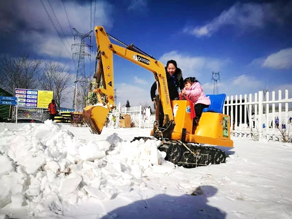 雪地挖掘機